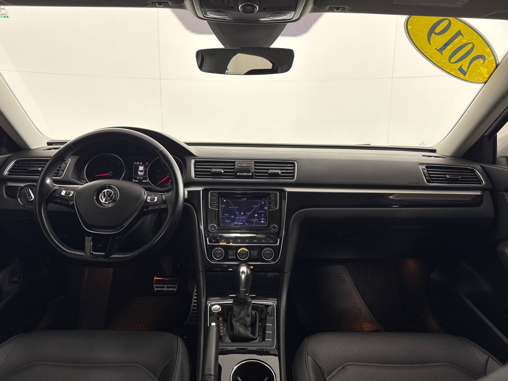 2019 Volkswagen Passat Image 25