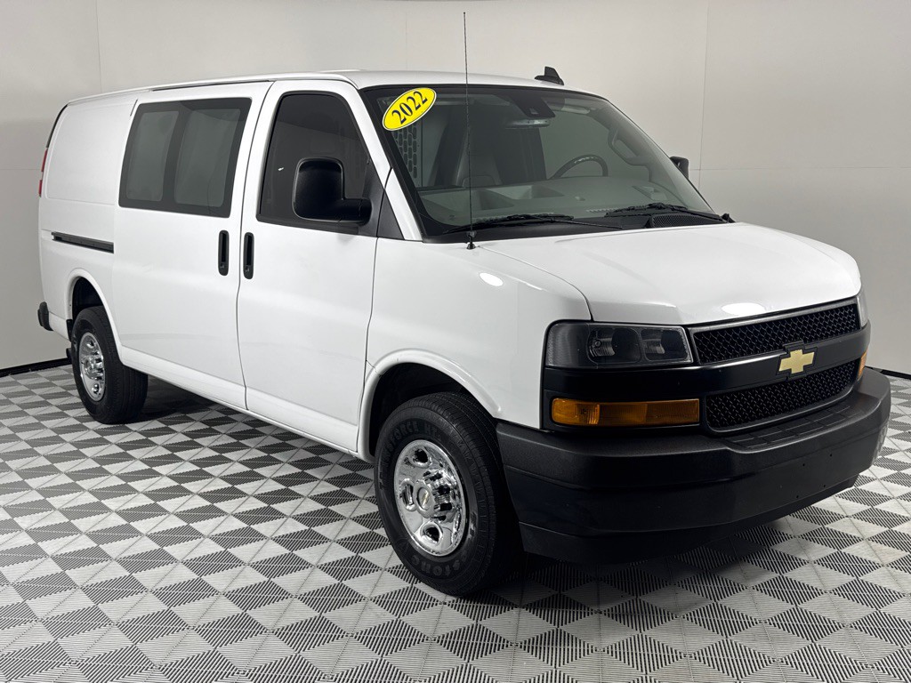 2022 Chevrolet Express Image 3