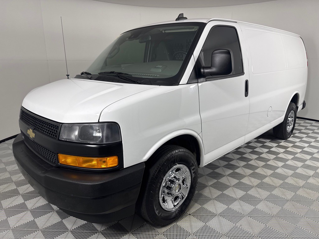 2022 Chevrolet Express Image 9