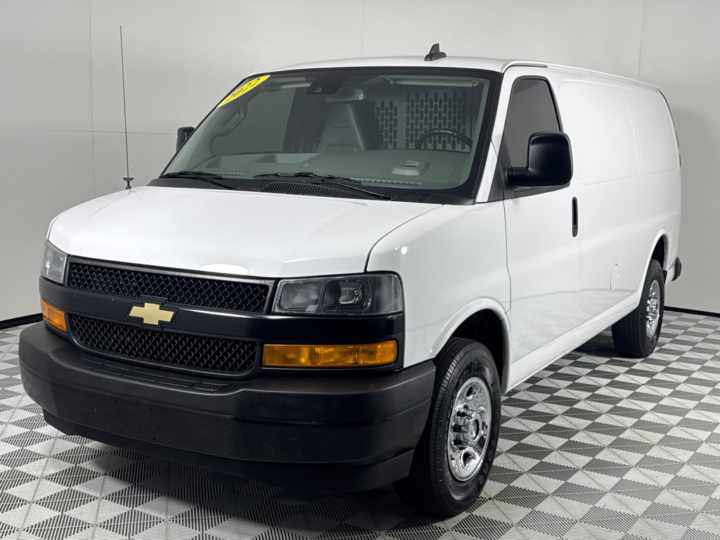 2022 Chevrolet Express Image 10