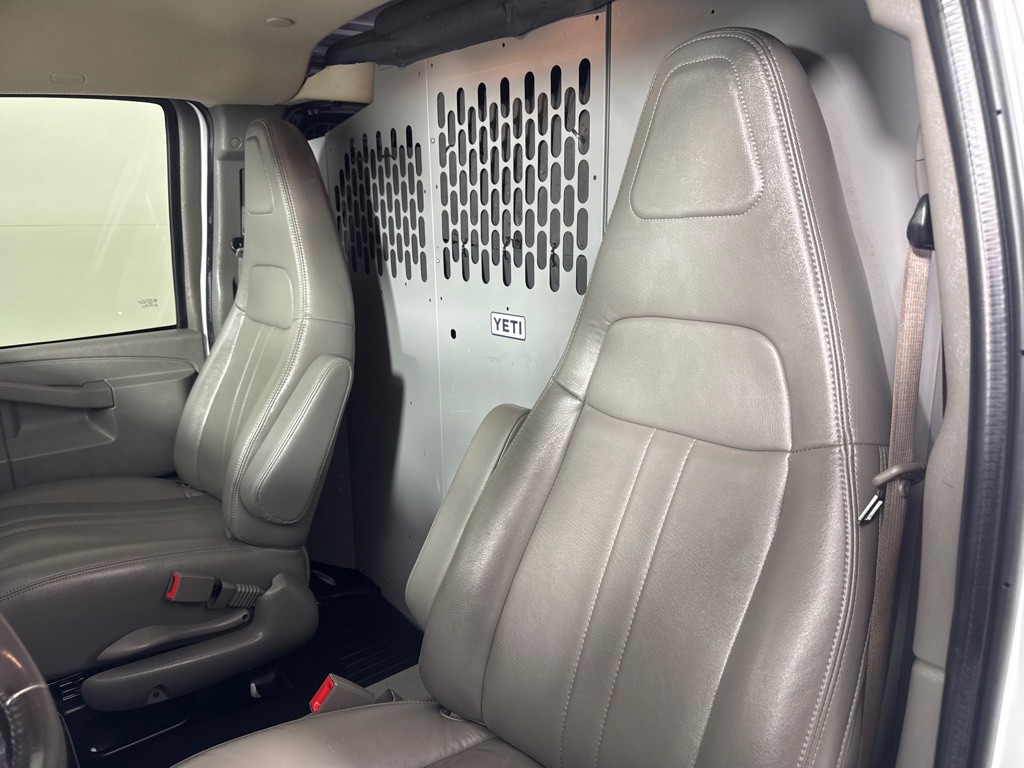 2022 Chevrolet Express Image 14