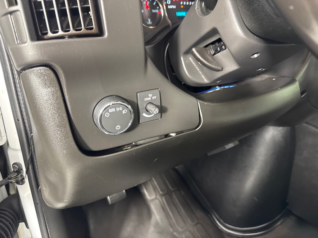2022 Chevrolet Express Image 15