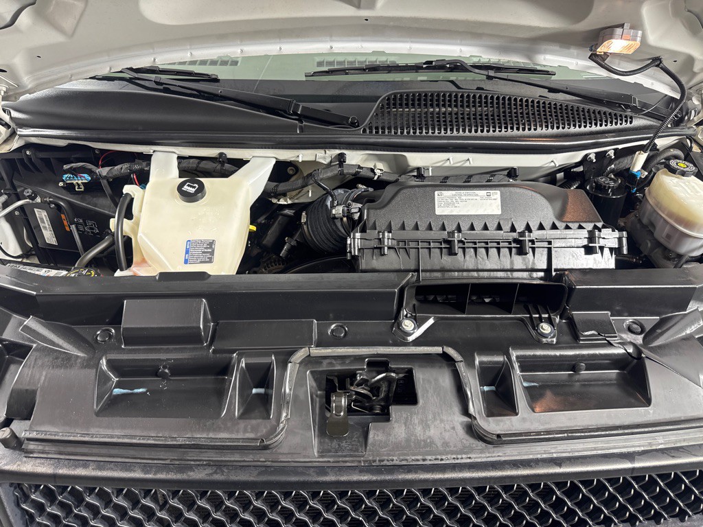 2022 Chevrolet Express Image 23