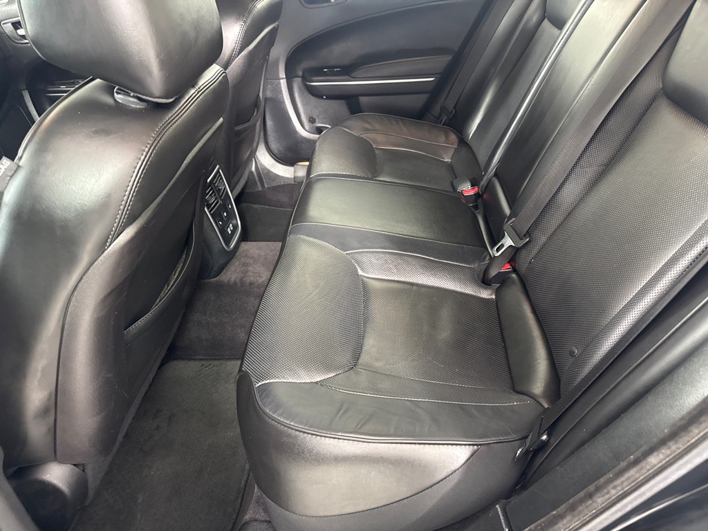 2017 Chrysler 300 Image 20