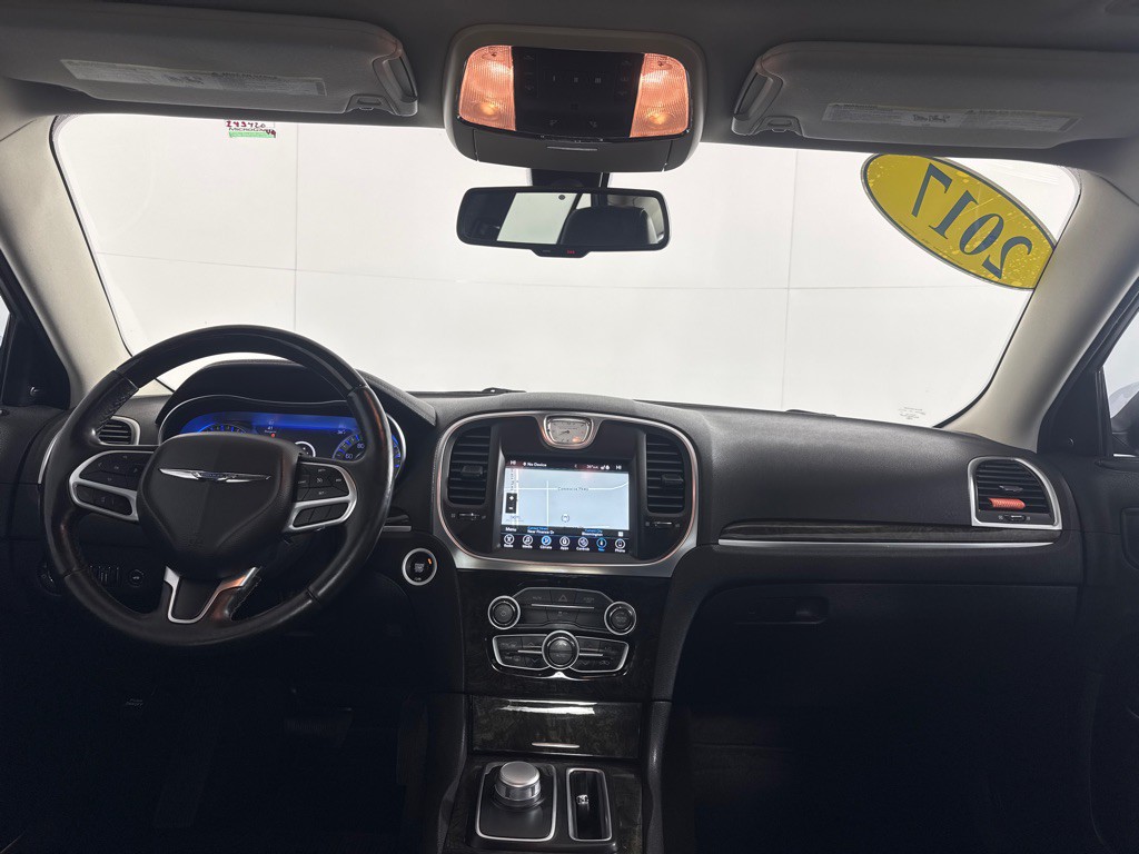 2017 Chrysler 300 Image 26