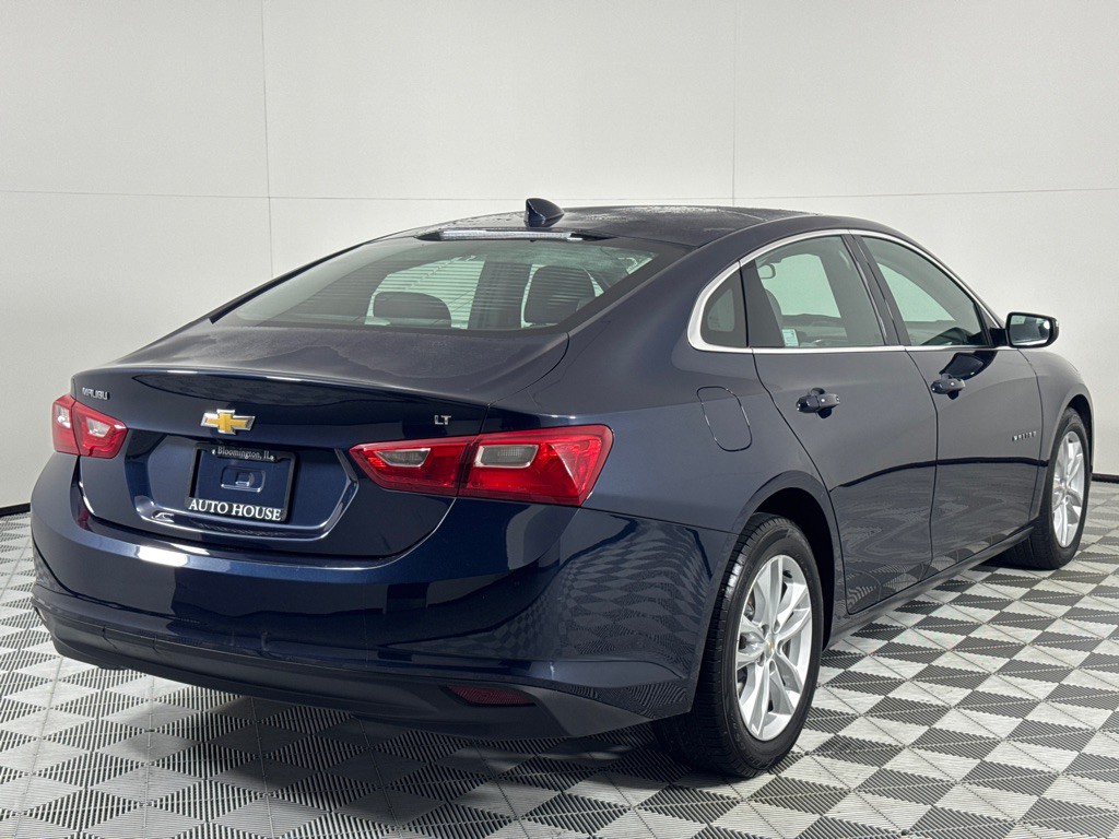2017 Chevrolet Malibu Image 5