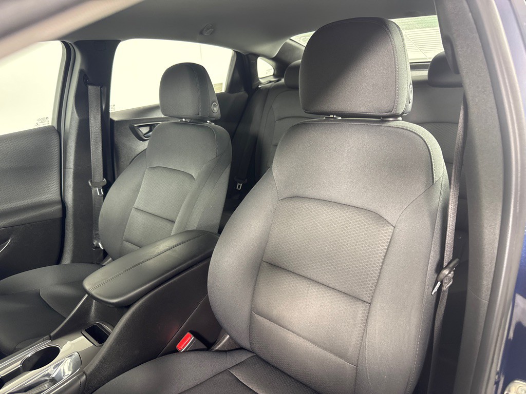 2017 Chevrolet Malibu Image 13