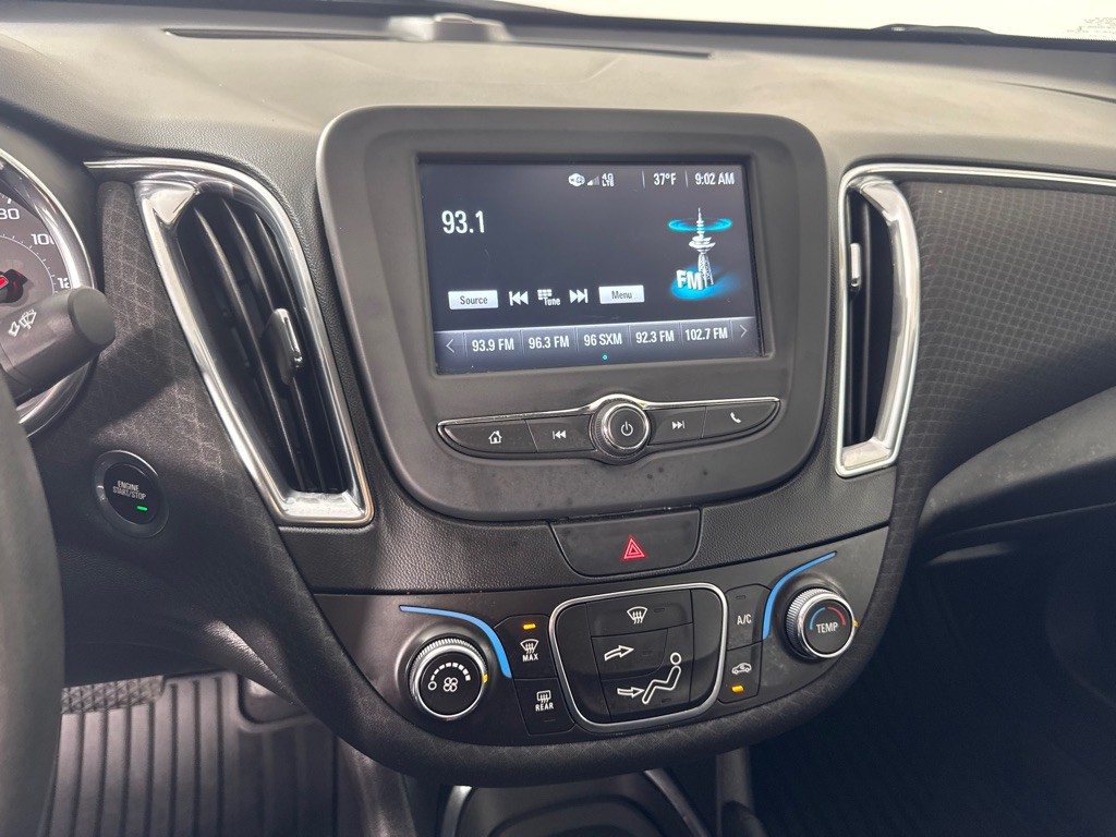 2017 Chevrolet Malibu Image 16