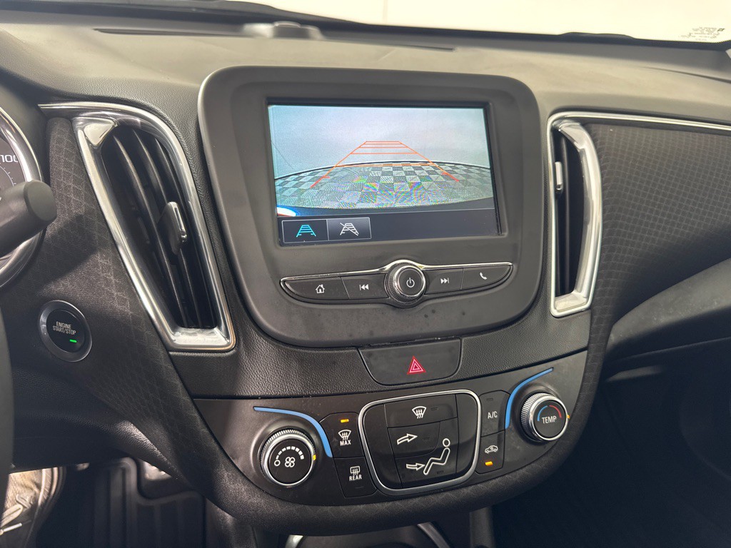 2017 Chevrolet Malibu Image 17