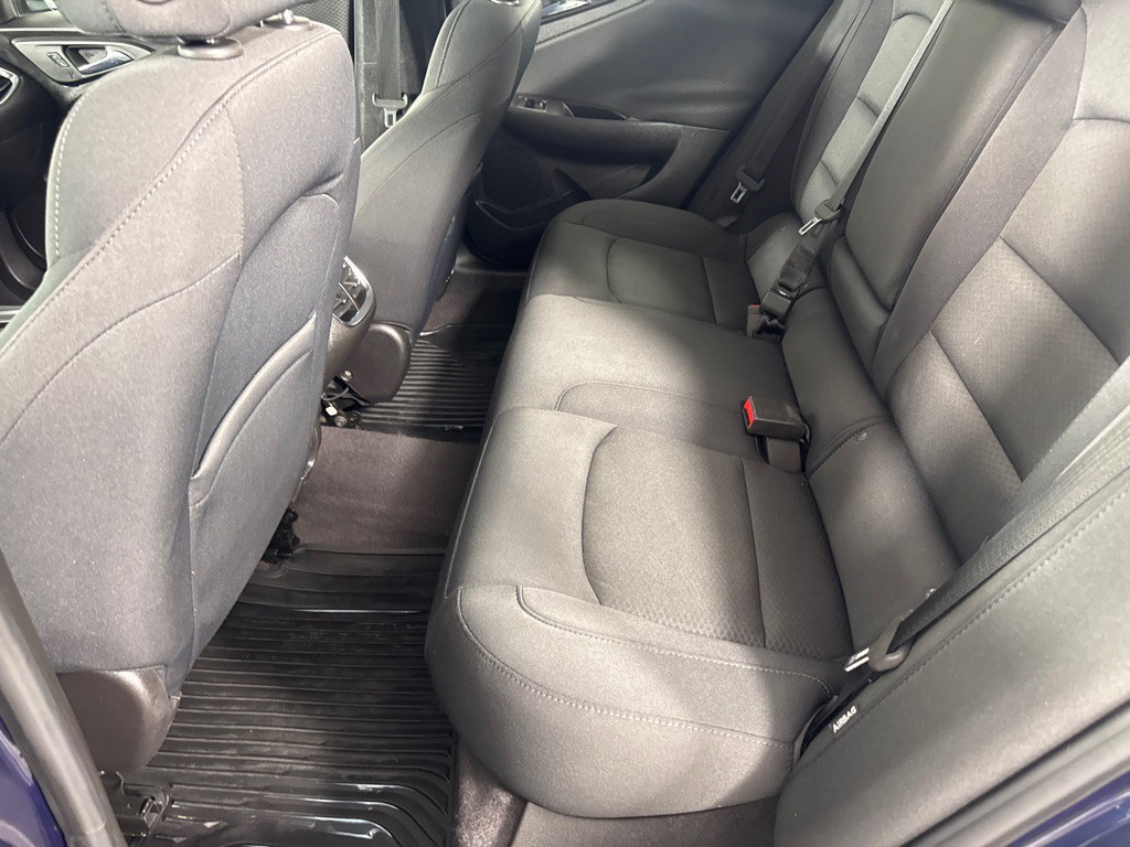 2017 Chevrolet Malibu Image 19