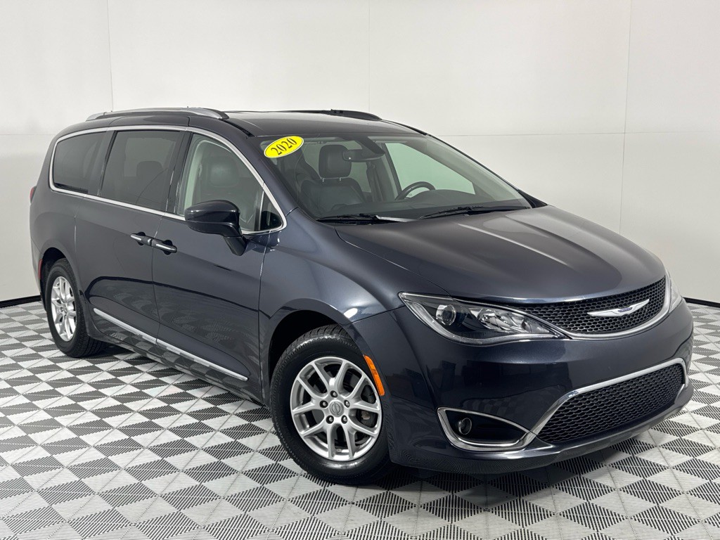 2020 Chrysler Pacifica Image 2