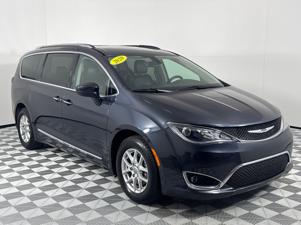 2020 Chrysler Pacifica Image 3