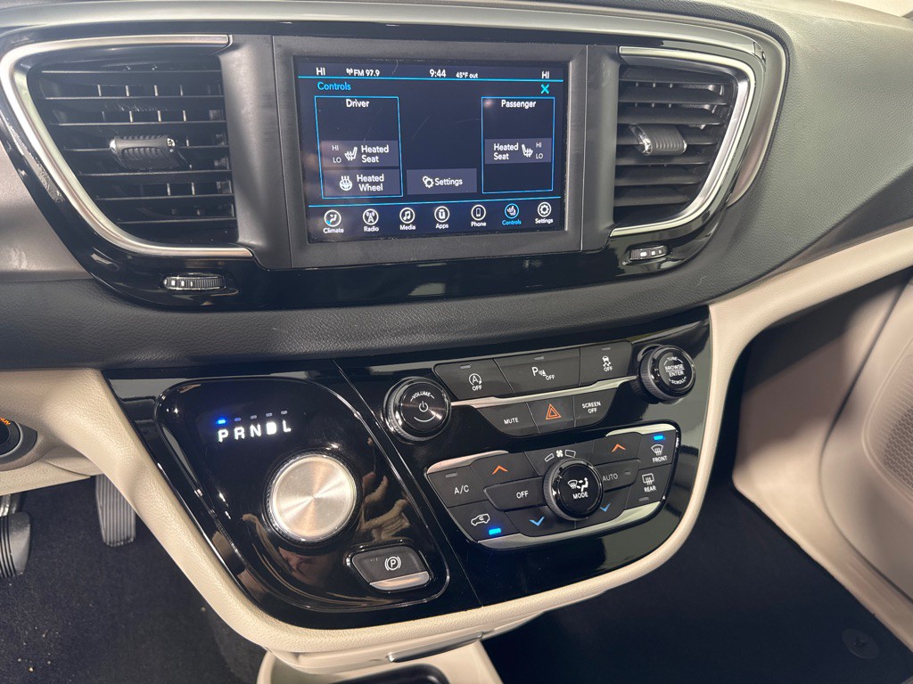 2020 Chrysler Pacifica Image 17