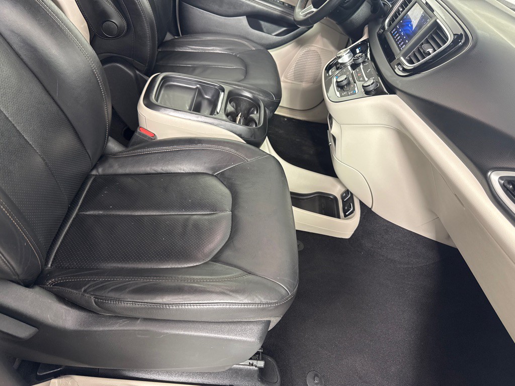 2020 Chrysler Pacifica Image 25