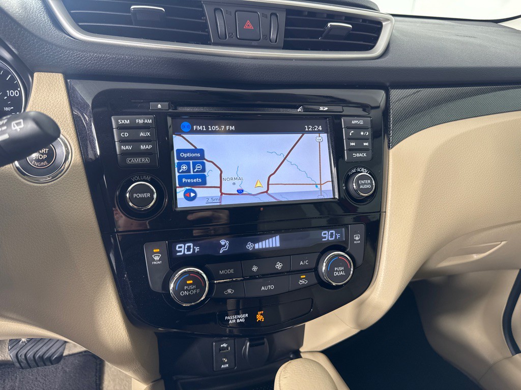 2015 Nissan Rogue Image 16