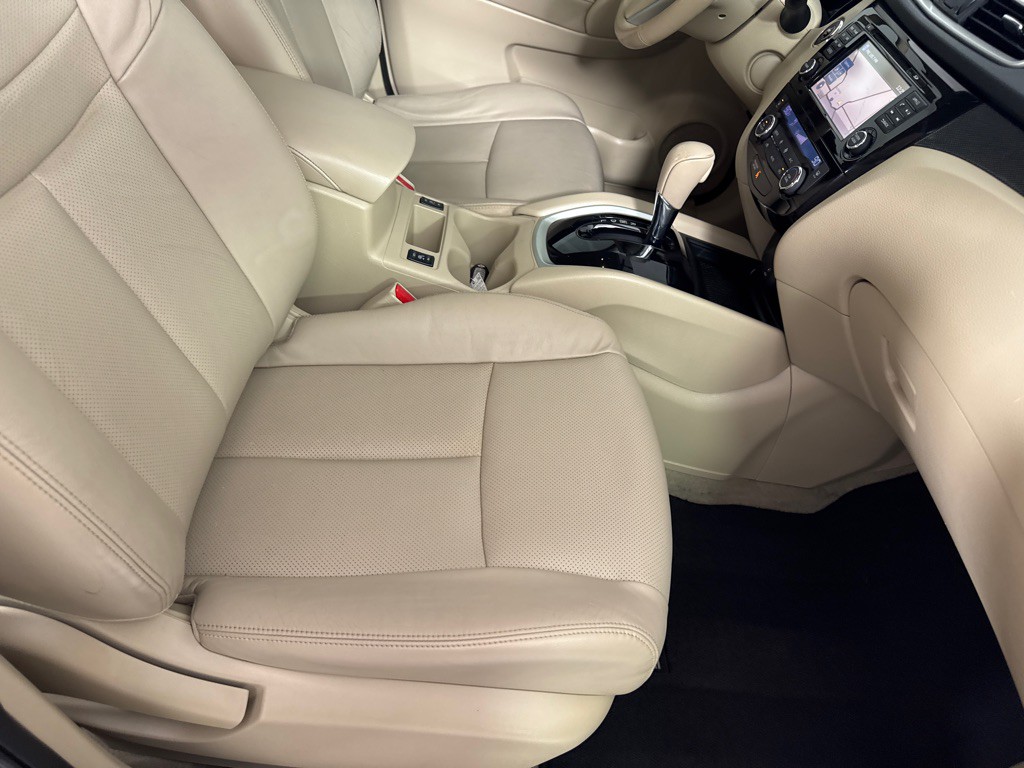 2015 Nissan Rogue Image 25