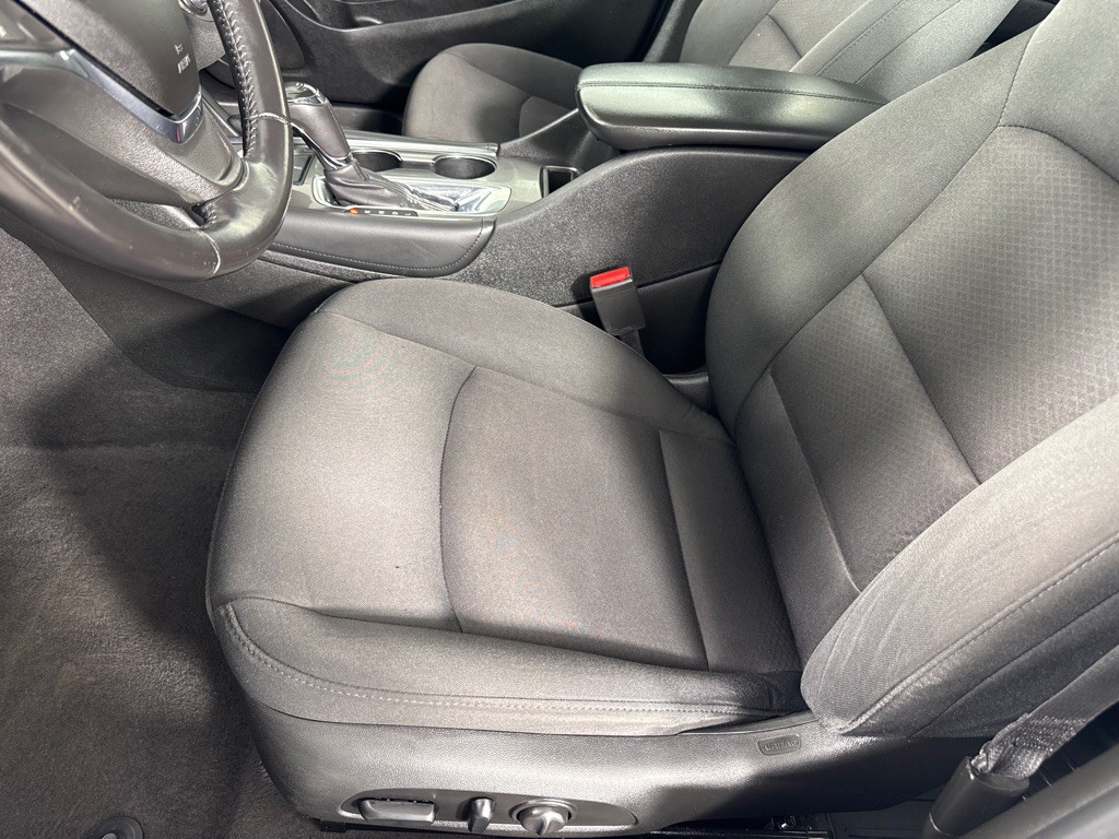 2018 Chevrolet Malibu Image 14