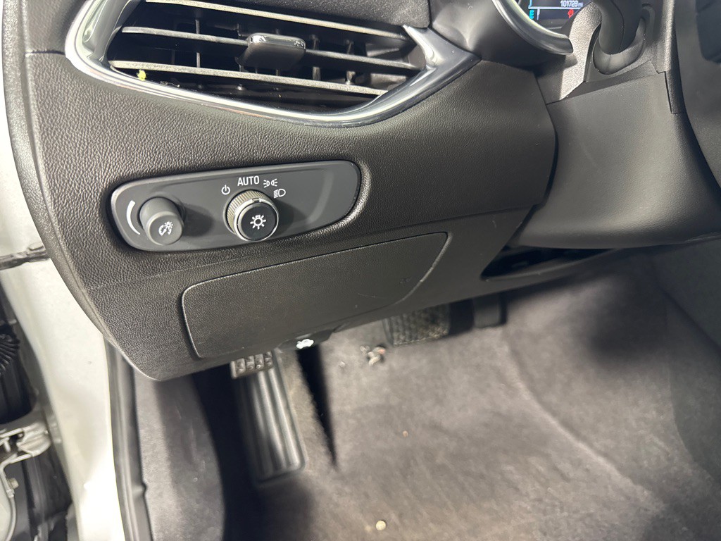 2018 Chevrolet Malibu Image 16