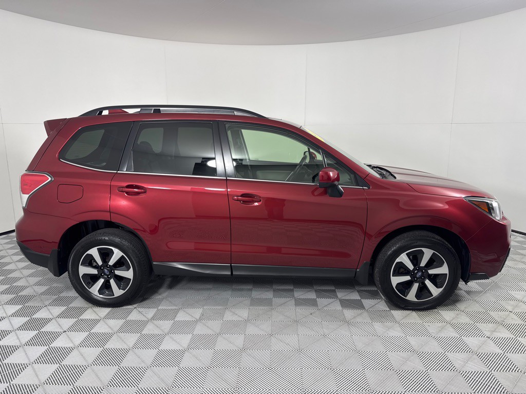 2017 Subaru Forester Image 4