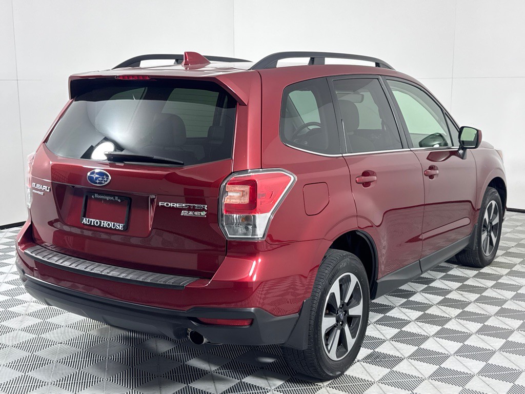 2017 Subaru Forester Image 5