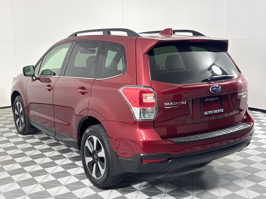 2017 Subaru Forester Image 7