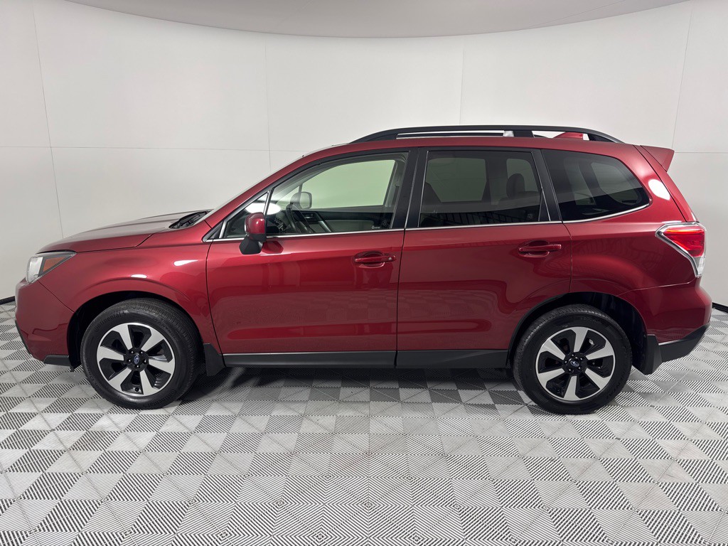 2017 Subaru Forester Image 8