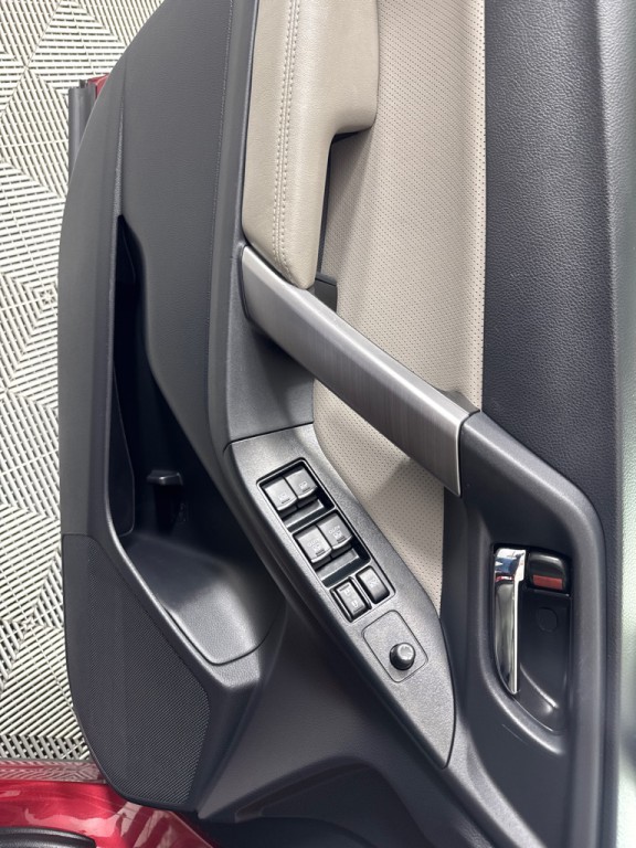 2017 Subaru Forester Image 12