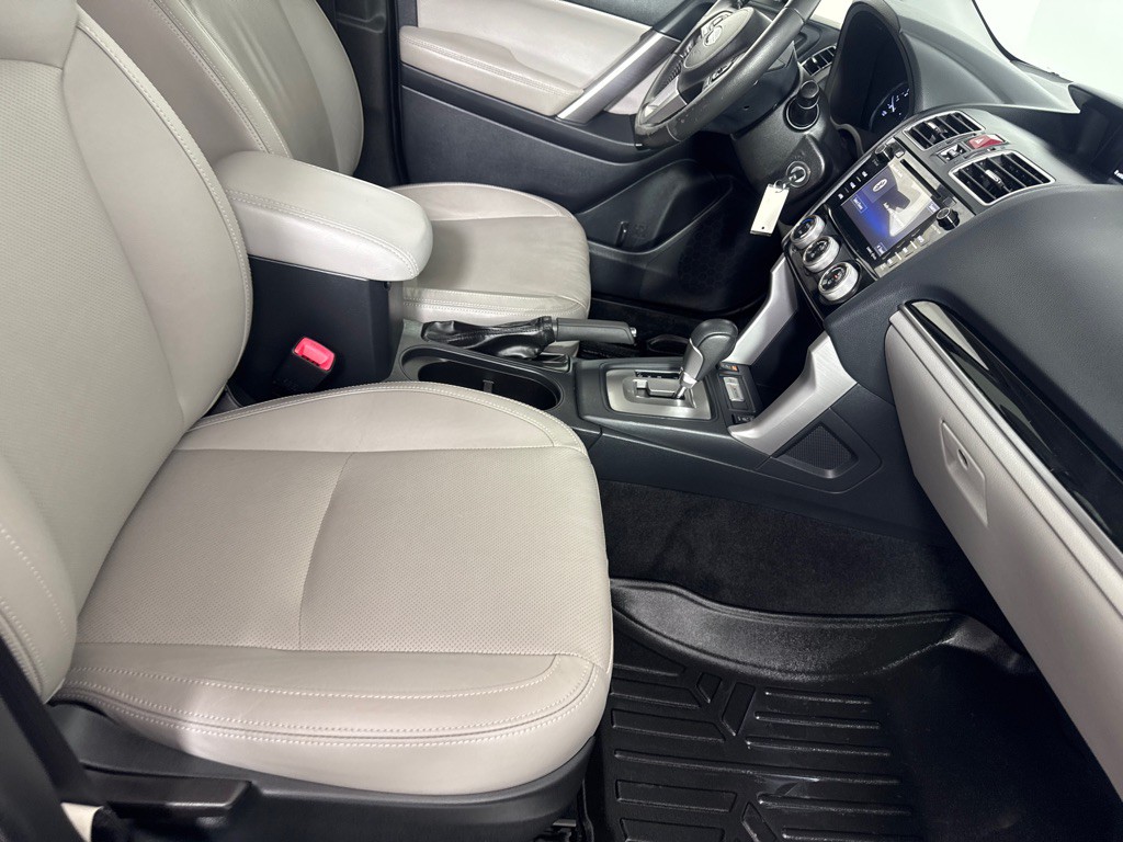 2017 Subaru Forester Image 23