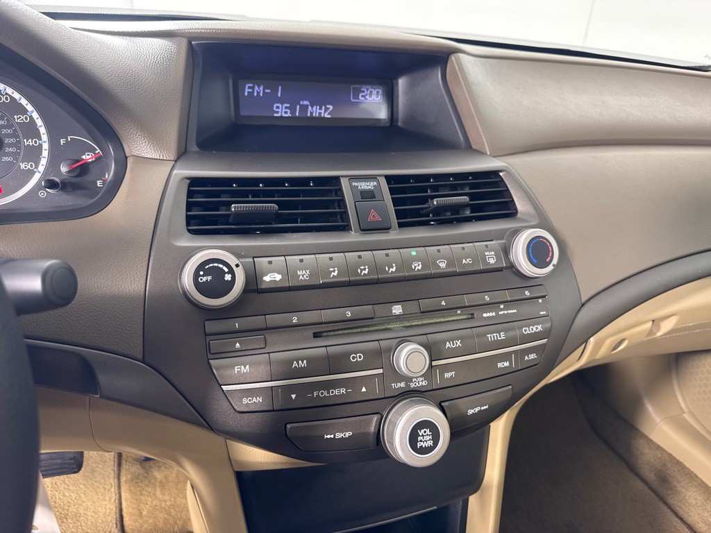 2009 Honda Accord Image 16