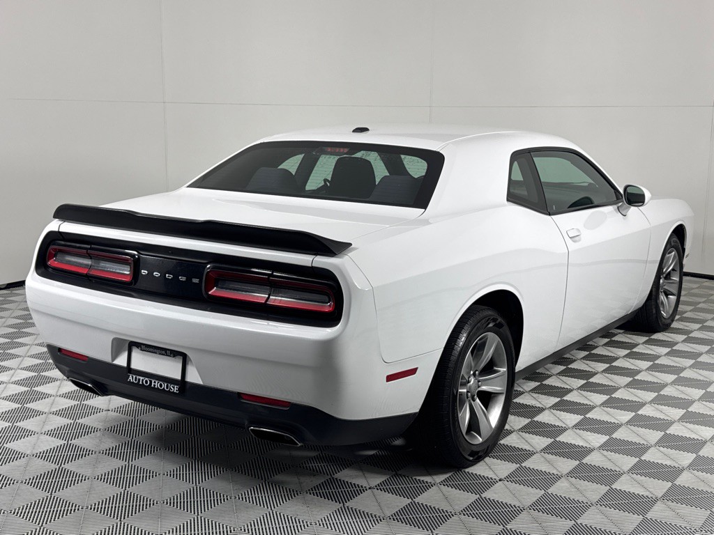 2015 Dodge Challenger Image 5