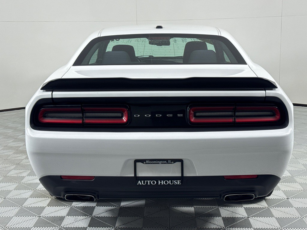 2015 Dodge Challenger Image 6
