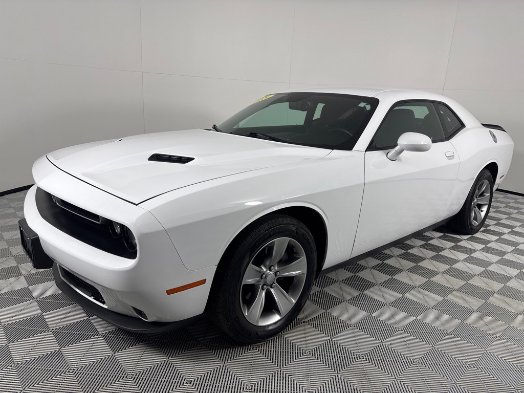 2015 Dodge Challenger Image 9
