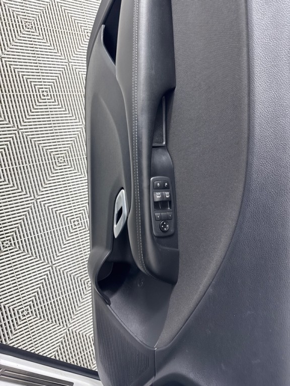 2015 Dodge Challenger Image 10