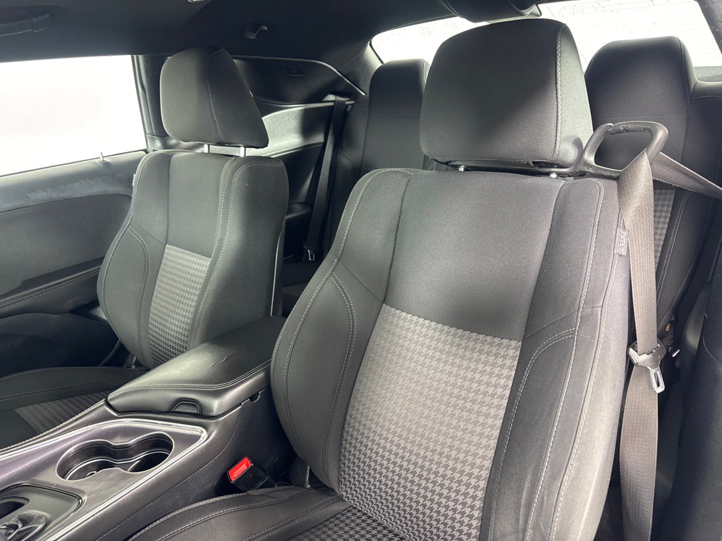 2015 Dodge Challenger Image 12