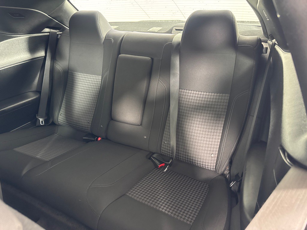 2015 Dodge Challenger Image 17