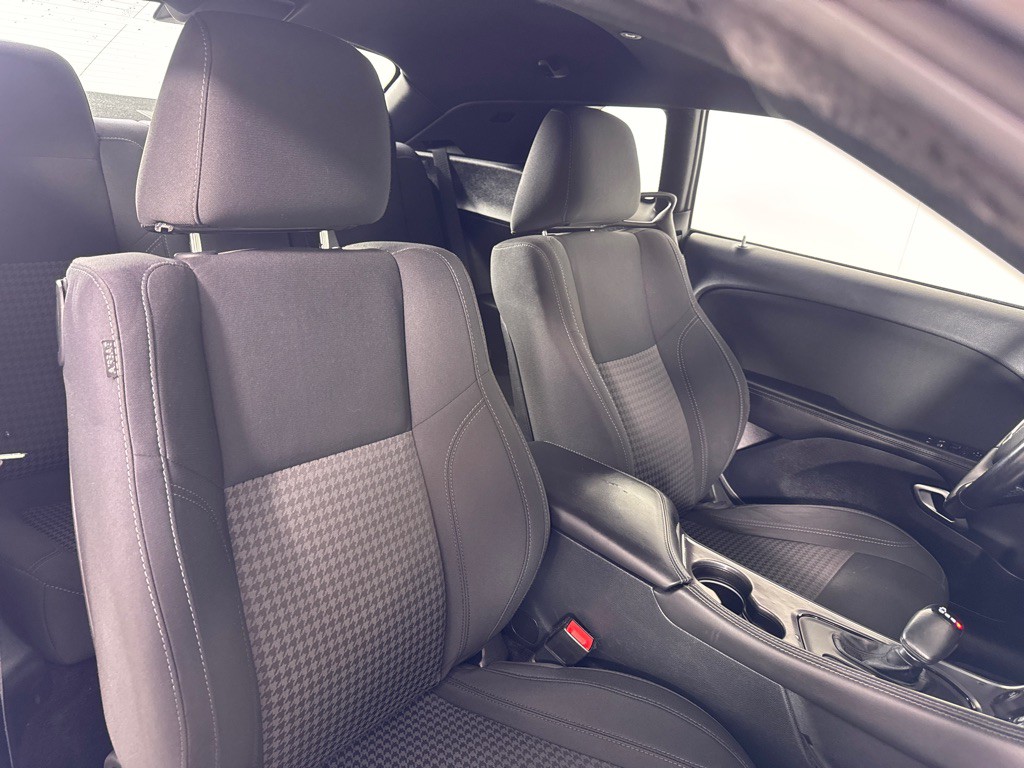 2015 Dodge Challenger Image 20