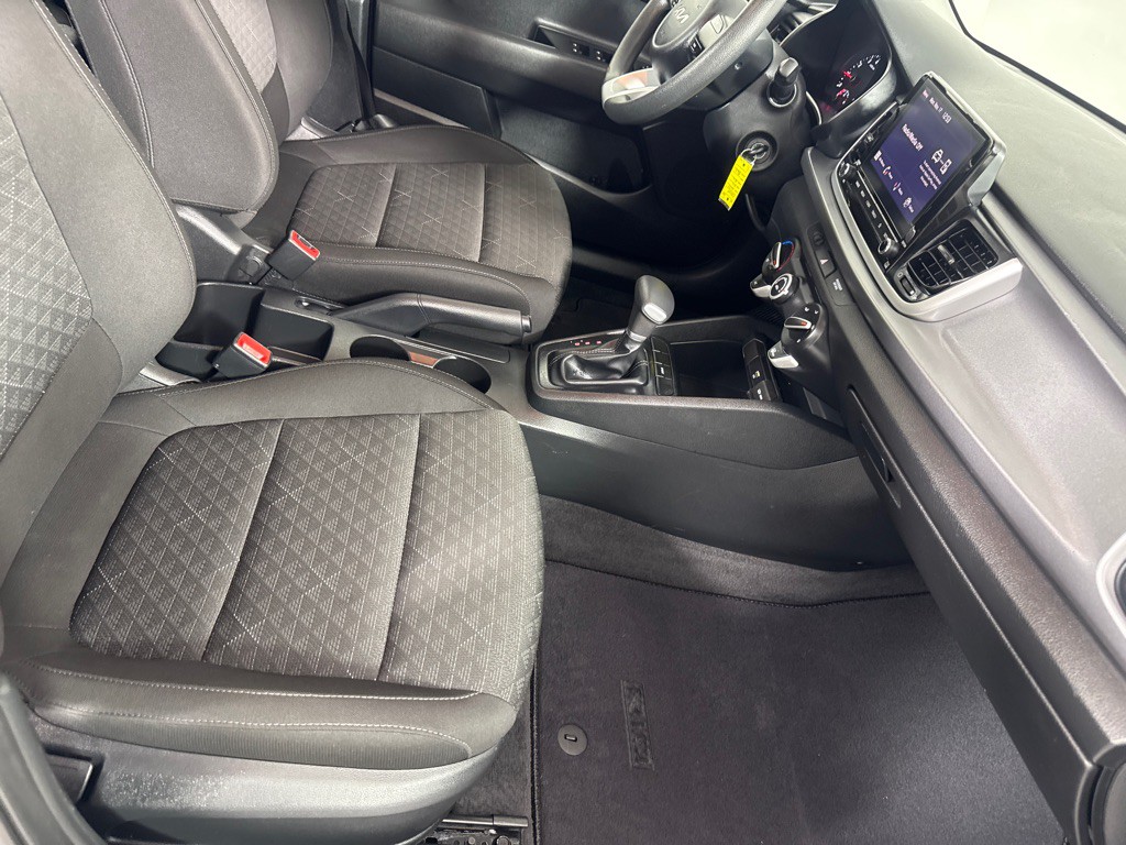 2023 Kia Rio Image 24