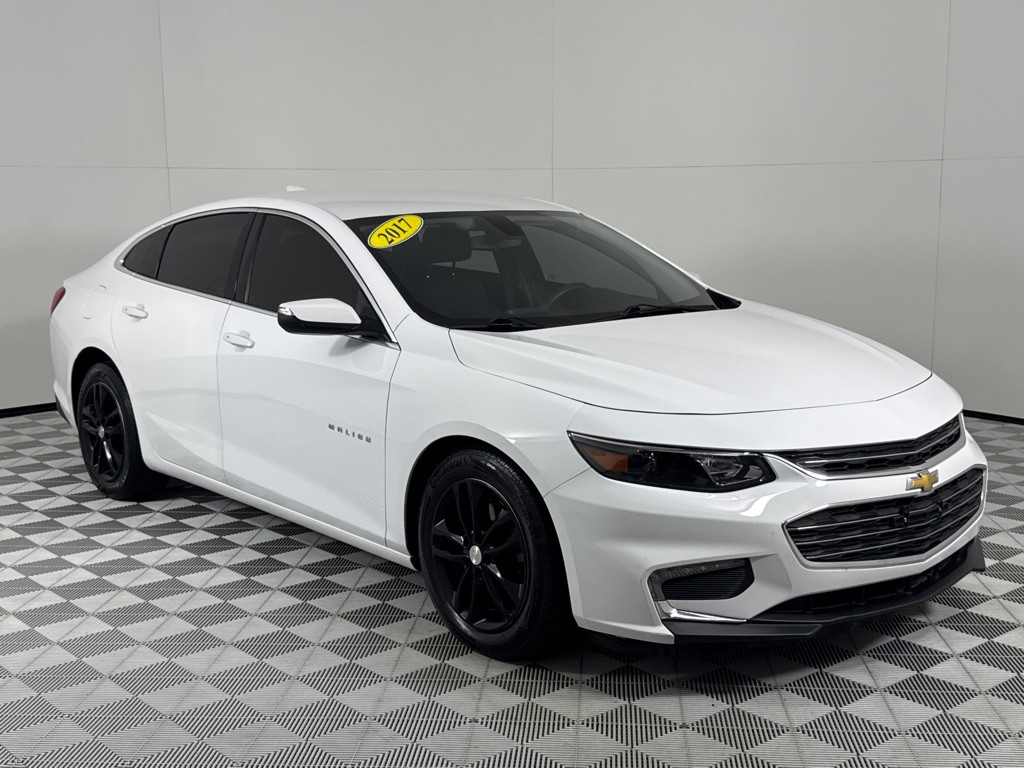2017 Chevrolet Malibu Image 3