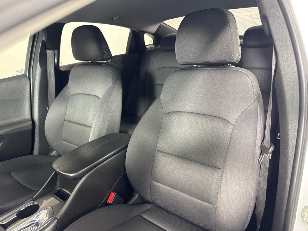 2017 Chevrolet Malibu Image 14