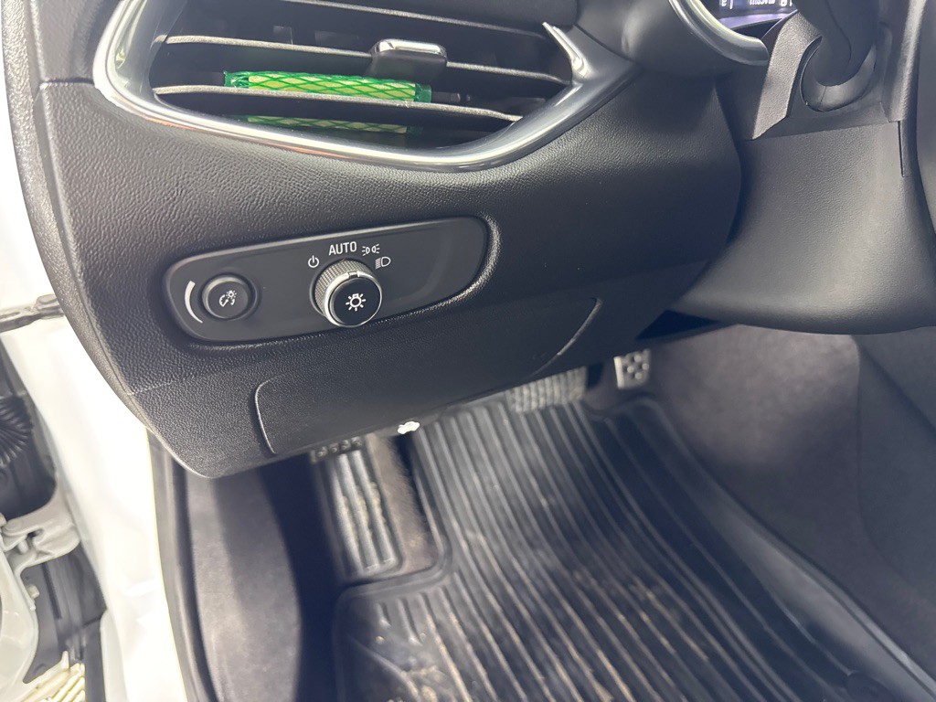 2017 Chevrolet Malibu Image 15