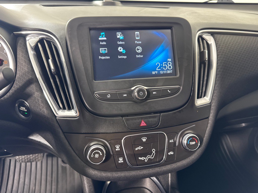 2017 Chevrolet Malibu Image 17
