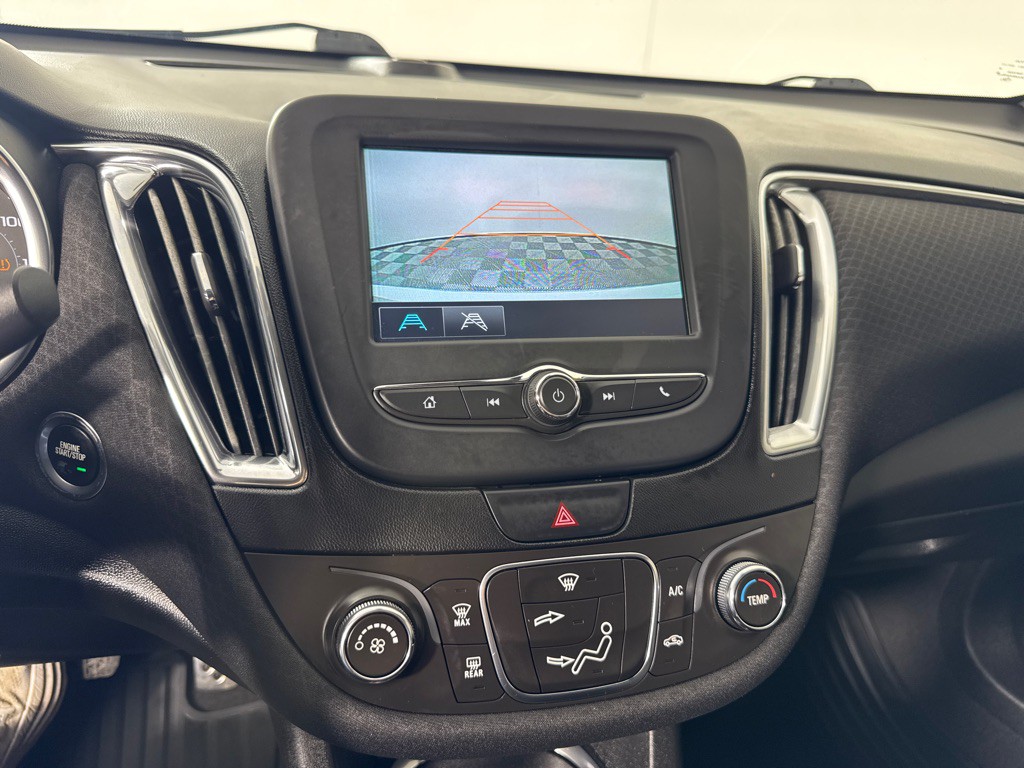 2017 Chevrolet Malibu Image 18