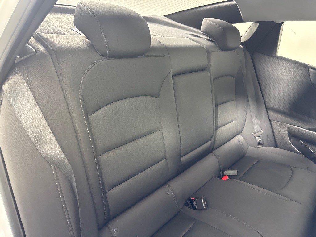 2017 Chevrolet Malibu Image 23