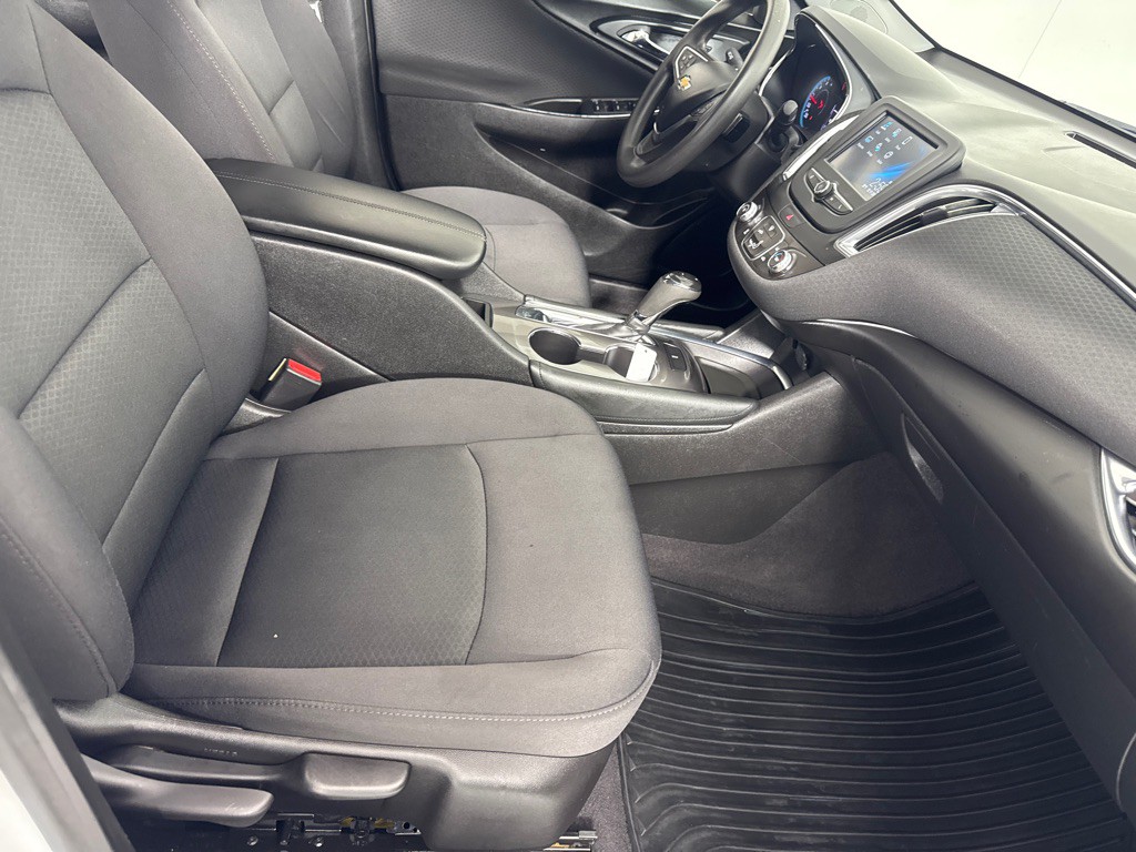 2017 Chevrolet Malibu Image 24