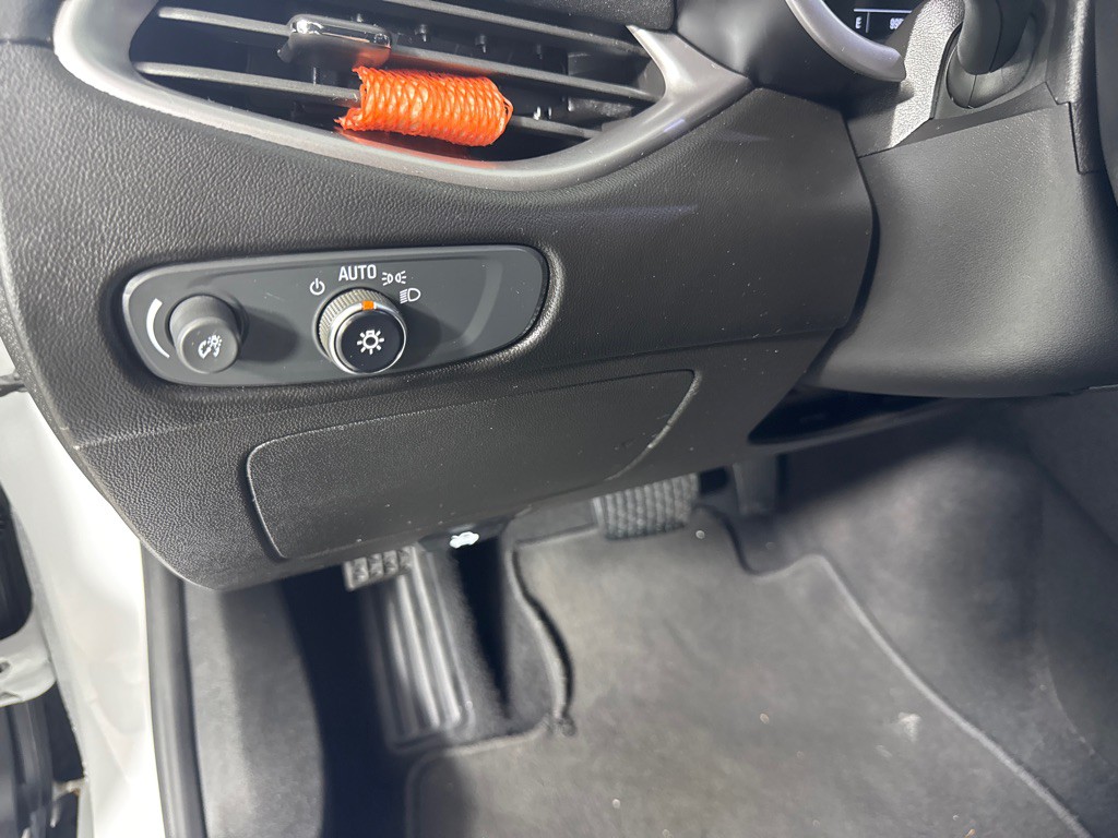 2020 Chevrolet Malibu Image 13