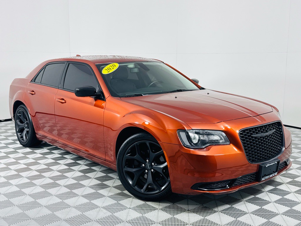 2020 Chrysler 300 Image 2