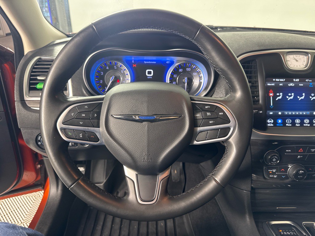 2020 Chrysler 300 Image 16