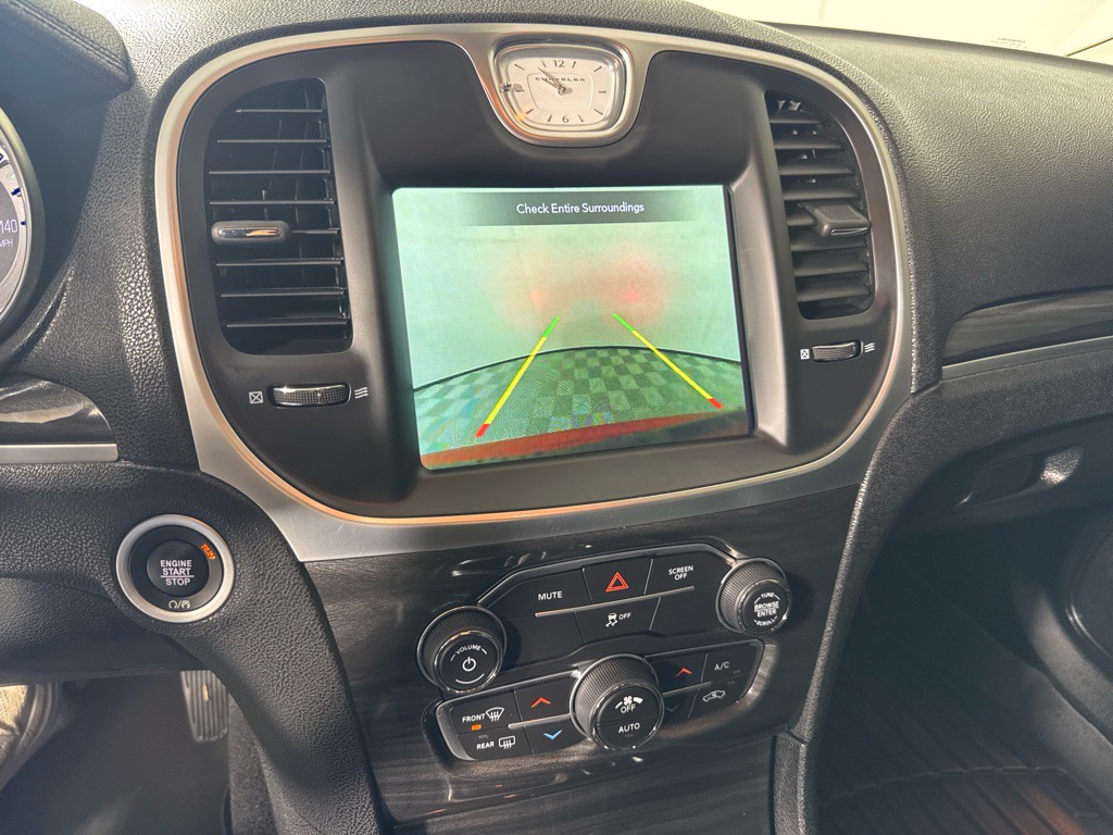 2020 Chrysler 300 Image 18