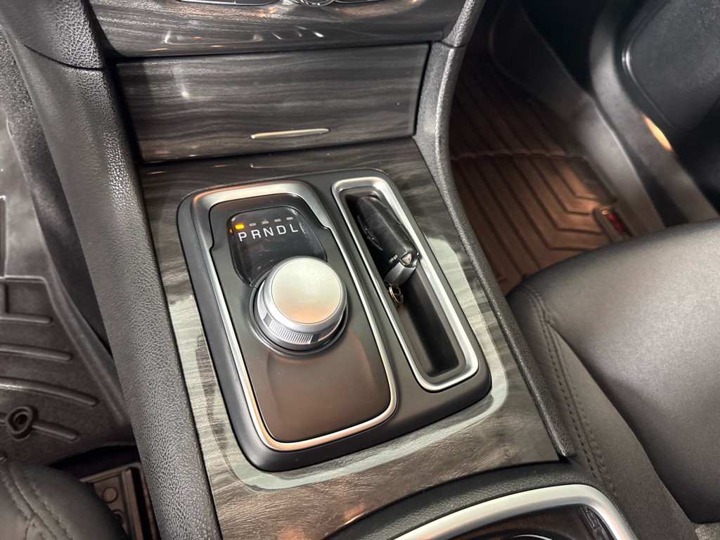 2020 Chrysler 300 Image 19