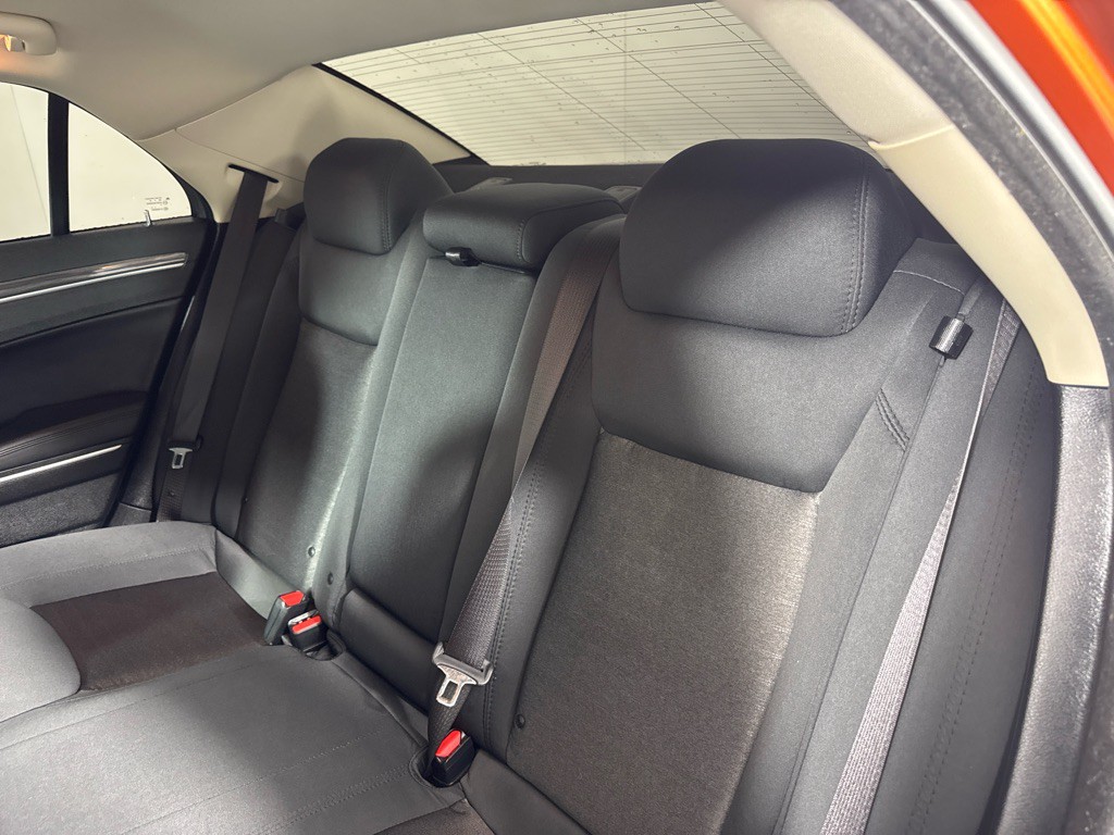 2020 Chrysler 300 Image 21